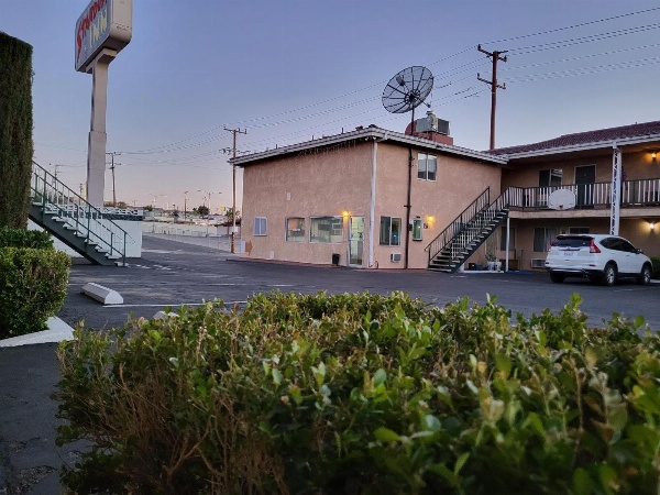 Star Inn On Route 66, Barstow image 1